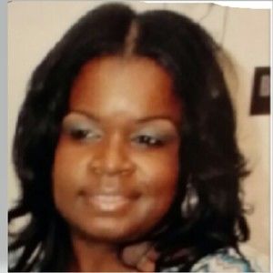 Meet your Posher, Dee